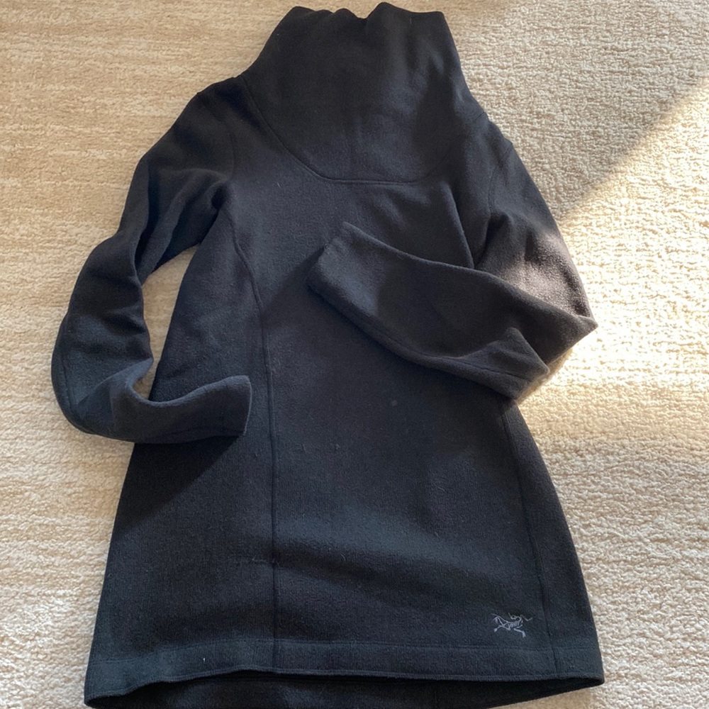 Arc'teryx Black Long-Sleeve Funnel Neck Sweater